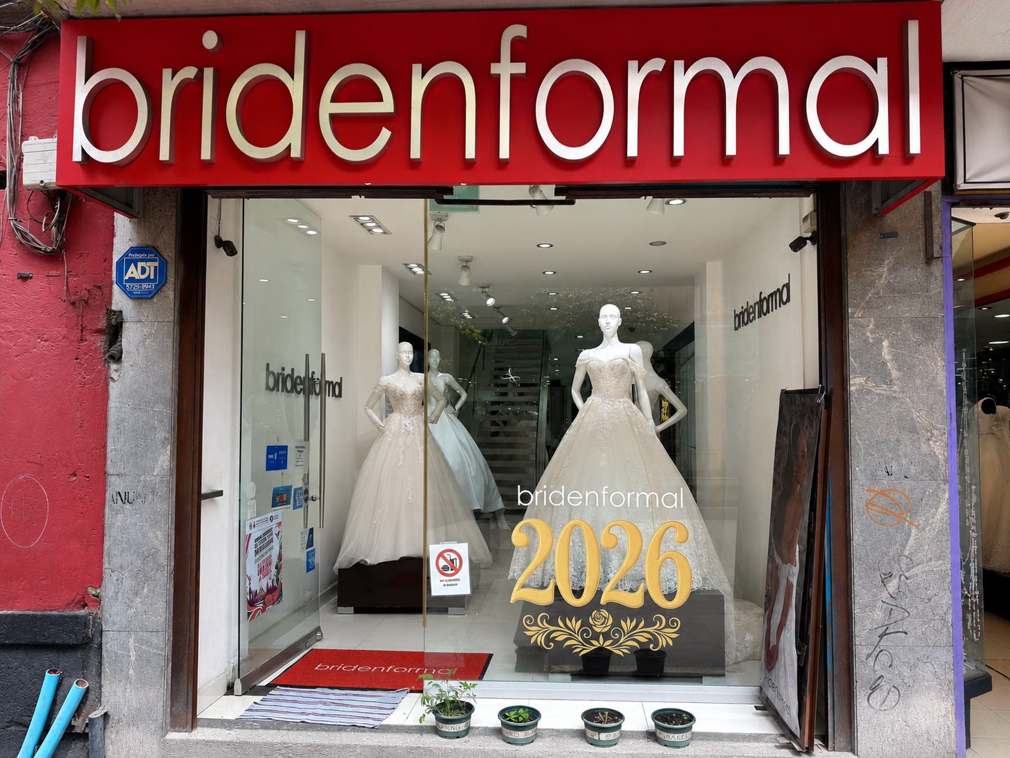 Fachada de Bridenformal Chile 28